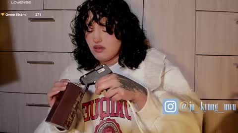 Snapshot of ju_kyung chatting on 01-05-25, 03:53 Ju Kyung online show from 01-05-25, 03:53