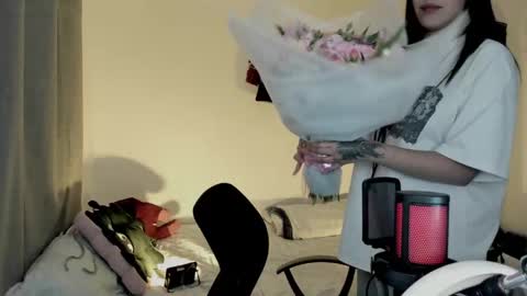 Snapshot of ju_kyung chatting on 09-17-25, 12:34 Ju Kyung online show from 09-17-25, 12:34