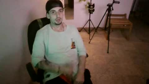 Snapshot of juan235665 chatting on 06-15-26, 05:53 juan235665 online show from 06-15-26, 05:53