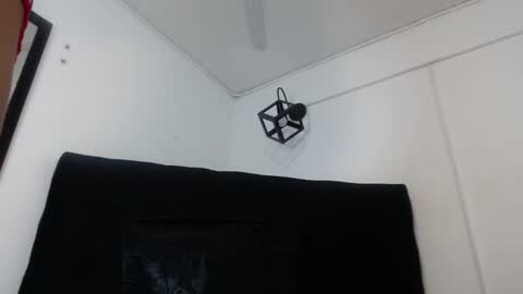    online show from 09-10-25, 01:00