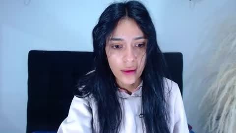 Snapshot of juan_and_luciana chatting on 06-12-26, 12:04 online show from 06-12-26, 12:04