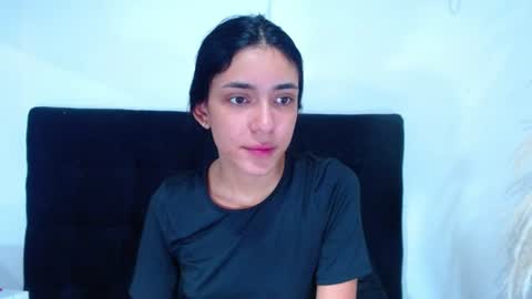 Snapshot of juan_and_luciana chatting on 06-19-26, 12:09 online show from 06-19-26, 12:09