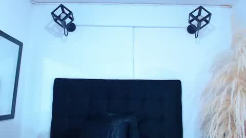Snapshot of juan_and_luciana chatting on 06-27-26, 11:48 online show from 06-27-26, 11:48