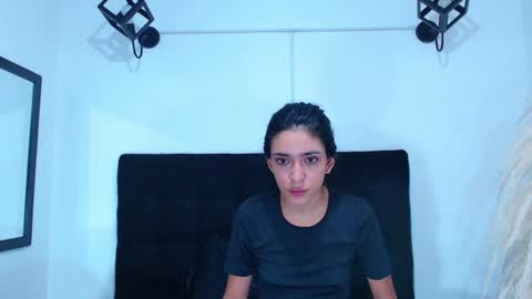 Snapshot of juan_and_luciana chatting on 07-17-26, 12:23 online show from 07-17-26, 12:23