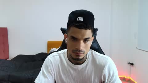 Snapshot of juan_gomez_1 chatting on 11-27-25, 12:02 juan_gomez_1 online show from 11-27-25, 12:02