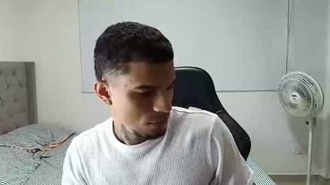 juan_gomez_1 online show from 01-11-26, 07:30