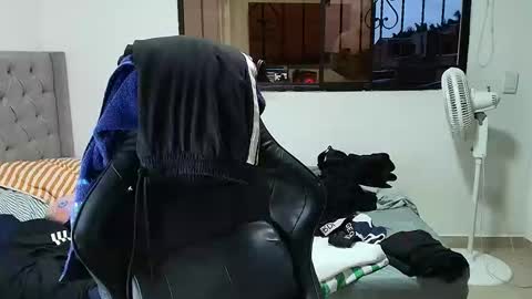 juan_gomez_1 online show from 01-12-26, 11:10