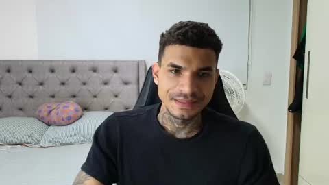 juan_gomez_1 online show from 06-25-26, 05:12