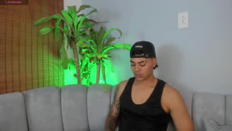 juan_lopez00 online show from 02-28-26, 04:57