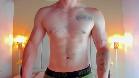 Snapshot of juan_prior chatting on 10-09-25, 01:31 JUAN online show from 10-09-25, 01:31