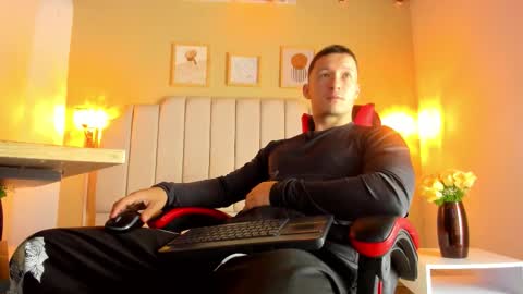 Snapshot of juan_prior chatting on 12-05-25, 01:31 JUAN online show from 12-05-25, 01:31