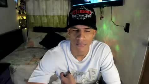 Snapshot of juanbigcock21cm chatting on 06-18-26, 06:56 juan jose online show from 06-18-26, 06:56
