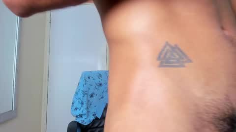 Juan Esteban online show from 03-11-25, 02:07