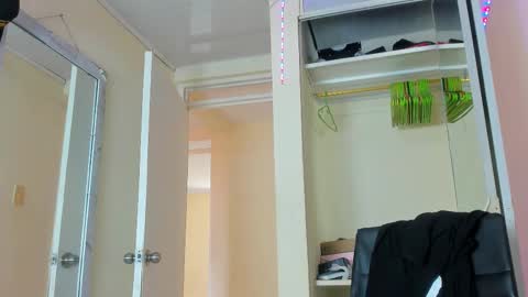 Juan Esteban online show from 09-14-25, 04:50