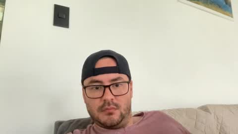 juanchom online show from 10-21-25, 02:29