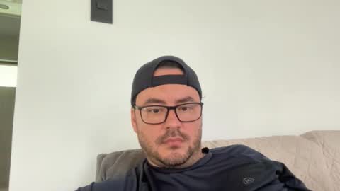 juanchom online show from 10-22-25, 02:28