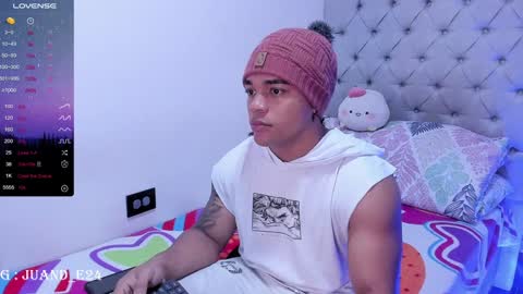 Snapshot of juande_24 chatting on 12-16-24, 02:15 independent model online show from 12-16-24, 02:15