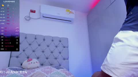 Snapshot of juande_24 chatting on 01-27-25, 04:20 independent model online show from 01-27-25, 04:20