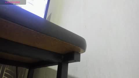 Snapshot of juandiamonds chatting on 11-04-25, 01:10 Juan David online show from 11-04-25, 01:10