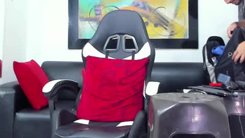 Juan Diego Uribe online show from 01-29-25, 02:32