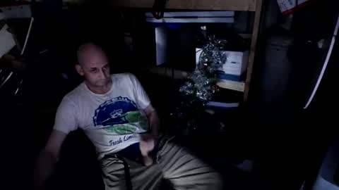 juanhunglow7741 online show from 04-11-26, 08:29