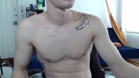 Snapshot of juanisimo_ chatting on 02-21-25, 04:37 JUANISIMO online show from 02-21-25, 04:37