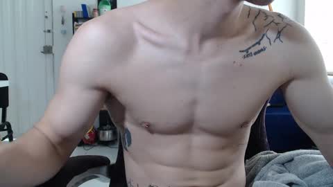 Snapshot of juanisimo_ chatting on 03-06-25, 02:18 JUANISIMO online show from 03-06-25, 02:18