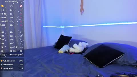 Blue online show from 02-11-25, 10:28