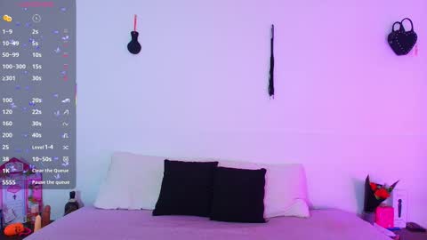 Blue online show from 12-15-25, 04:33