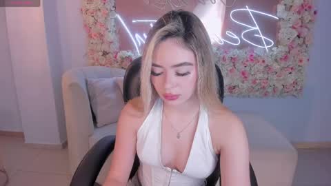 Snapshot of juanitaclay chatting on 05-09-26, 07:30 Juanita Clay online show from 05-09-26, 07:30