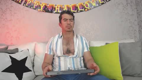 Juan k online show from 10-21-25, 01:56