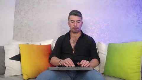 Juan k online show from 12-05-25, 01:52