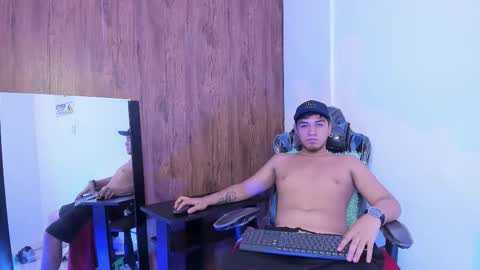 Snapshot of juanmechanic chatting on 10-12-25, 05:17 JUAN online show from 10-12-25, 05:17