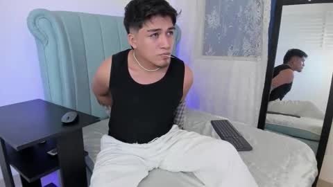 Snapshot of juanmechanic chatting on 11-21-25, 05:06 JUAN online show from 11-21-25, 05:06