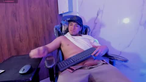 JUAN  online show from 03-26-26, 02:44