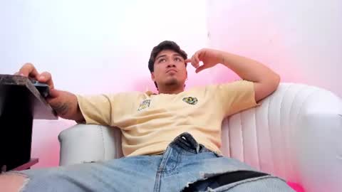 Snapshot of juanmechanic chatting on 06-18-26, 03:27 JUAN online show from 06-18-26, 03:27