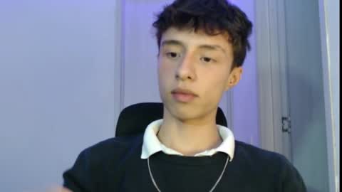 Snapshot of juanmres chatting on 10-16-25, 03:40 juanmres online show from 10-16-25, 03:40