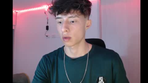 Snapshot of juanmres chatting on 11-21-25, 04:11 juanmres online show from 11-21-25, 04:11