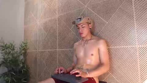 Snapshot of juanse_colling chatting on 02-28-26, 09:38 Juanse Colling online show from 02-28-26, 09:38