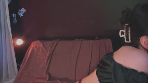 Snapshot of juby_yubi chatting on 09-09-25, 01:43 Arina online show from 09-09-25, 01:43