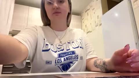 Snapshot of judevalenti chatting on 10-18-25, 06:08 JudeValenti online show from 10-18-25, 06:08