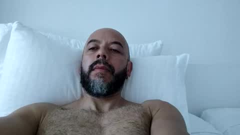 Snapshot of juguetes chatting on 11-06-25, 01:56 Juan Alcal online show from 11-06-25, 01:56