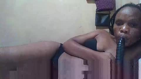 juice_petite3 online show from 01-29-25, 07:00