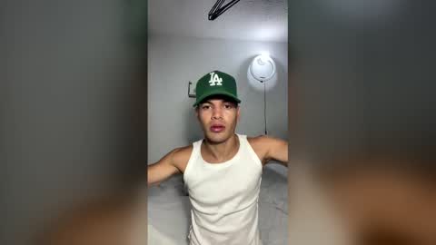 Miguel online show from 04-27-26, 01:36