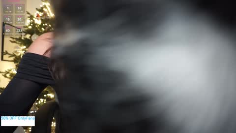 Snapshot of juicy_jane_uk chatting on 12-14-25, 03:06 online show from 12-14-25, 03:06