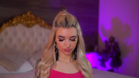 Snapshot of juicy_jessye chatting on 01-29-25, 08:25 Jessye online show from 01-29-25, 08:25