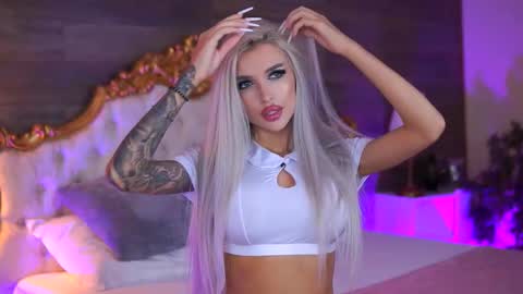 Snapshot of juicy_jessye chatting on 09-10-25, 07:47 Jessye online show from 09-10-25, 07:47