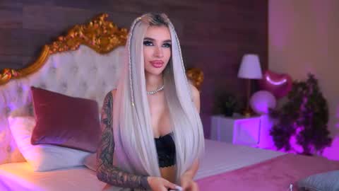 Snapshot of juicy_jessye chatting on 02-11-26, 08:58 Jessye online show from 02-11-26, 08:58