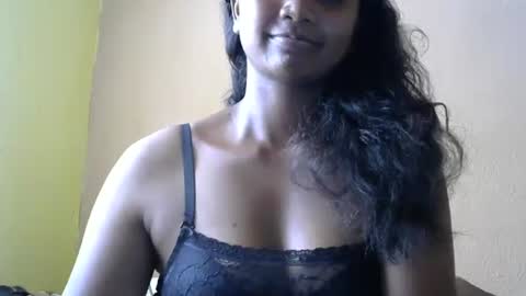 Snapshot of juicy_pretty chatting on 02-03-25, 11:31 stellah online show from 02-03-25, 11:31