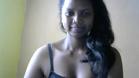 Snapshot of juicy_pretty chatting on 02-04-25, 10:43 stellah online show from 02-04-25, 10:43